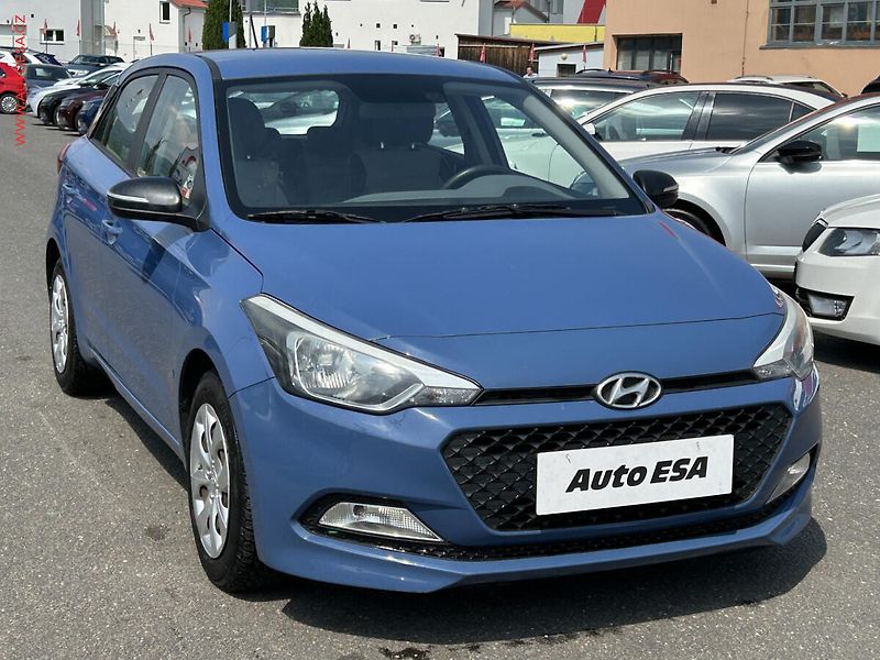 Hyundai i20 (2015) 1.2i, 1.maj,ČR, servis.kniha - fotka 1 z 16
