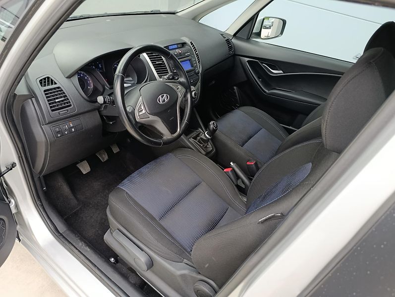 Hyundai ix20 1.4CVVT 66kW ČR 1.MAJITEL DPH - fotka 10 z 30