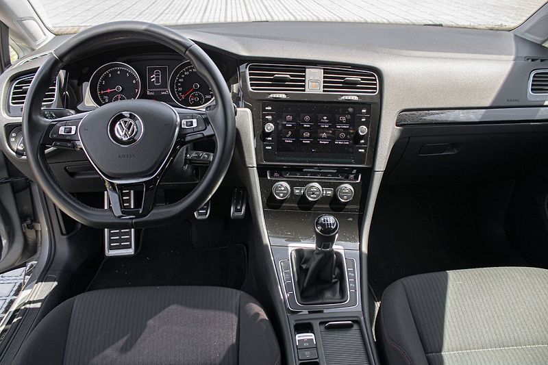 Volkswagen Golf - fotka 24 z 25