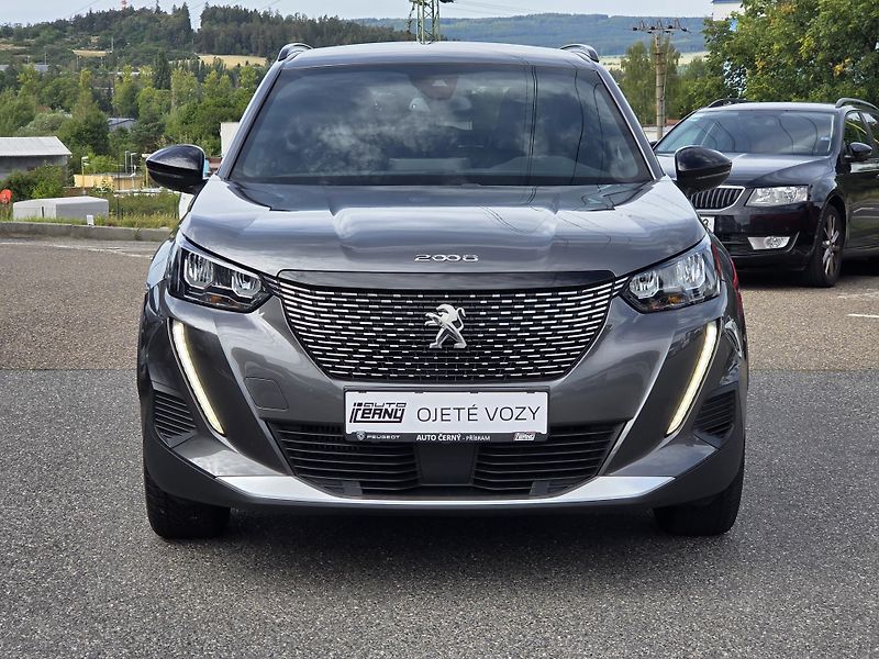 Peugeot 2008 (2023) 1.2 PT 100 ALLURE MAN6 - fotka 8 z 27