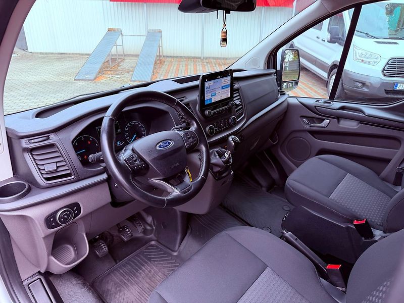 Ford Tourneo Custom 2.0 TDCi Trend, ČR, 1.Maj - fotka 18 z 29