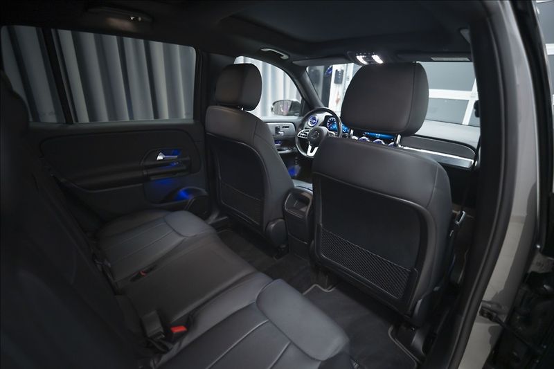 Mercedes-Benz GLB 2,0 200d 4MATIC NAVI KAMERA ČR - fotka 10 z 47