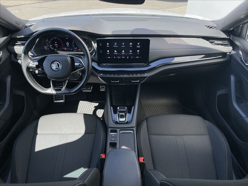 Škoda Octavia 2,0 TDI DSG Style Plus TAŽNÉ - fotka 6 z 23