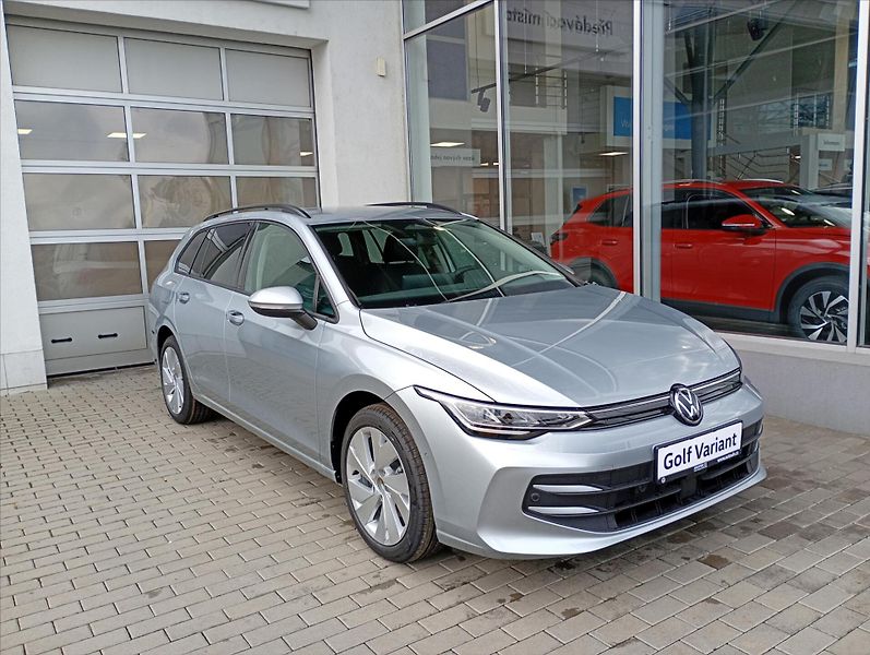 Volkswagen Golf Variant (2026) 1,5 eTSI 7DSG mHEV  People - fotka 3 z 19