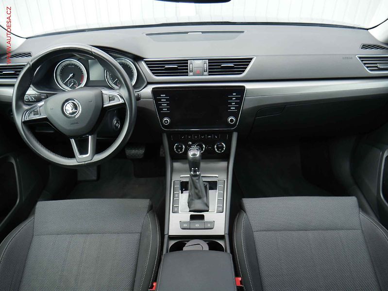 Škoda Superb (2020) 2.0TDi, Style, DSG, LED - fotka 8 z 23