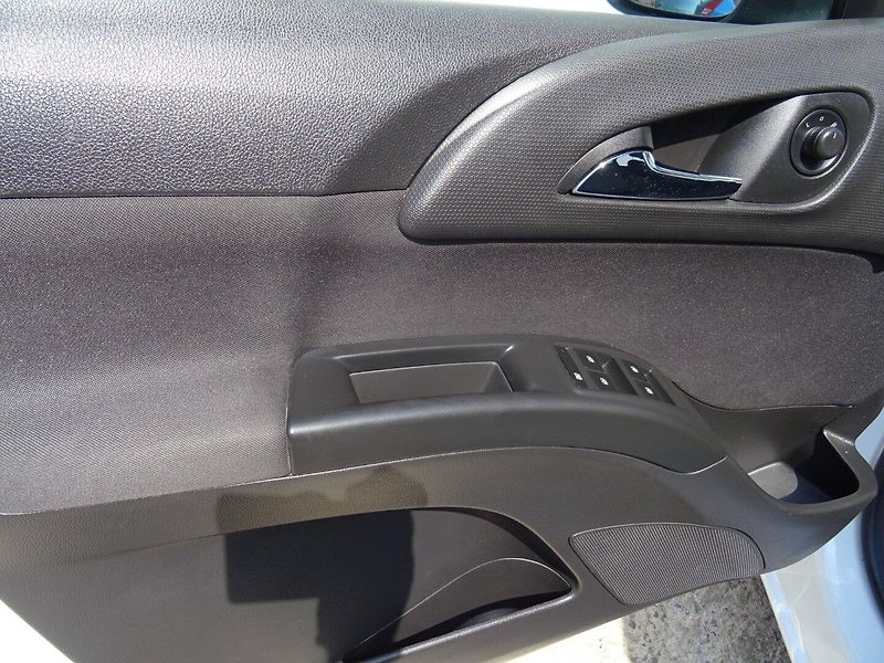 Opel Meriva (2016) 1.4i,103kW,NovéČR,s.kniha,klim - fotka 16 z 22