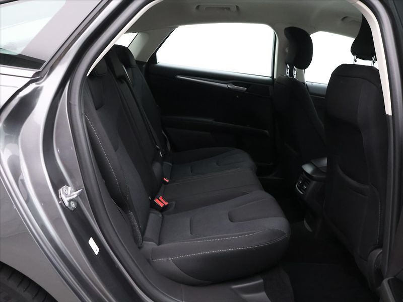 Ford Mondeo 2.0 TDCI 110KW CZ 4x4 LED - fotka 13 z 30