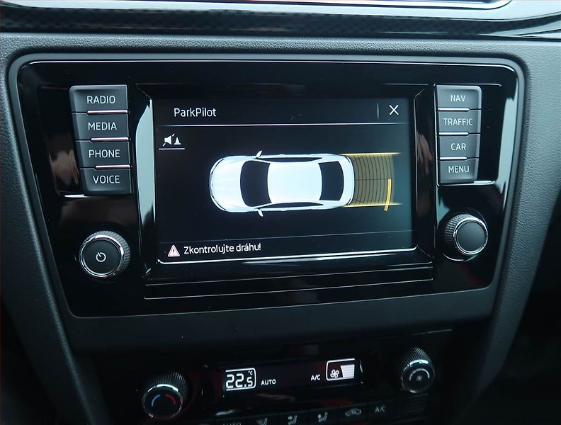 Škoda Rapid (2017) 1.0 TSI, Serv.kniha, Kůže - fotka 12 z 16