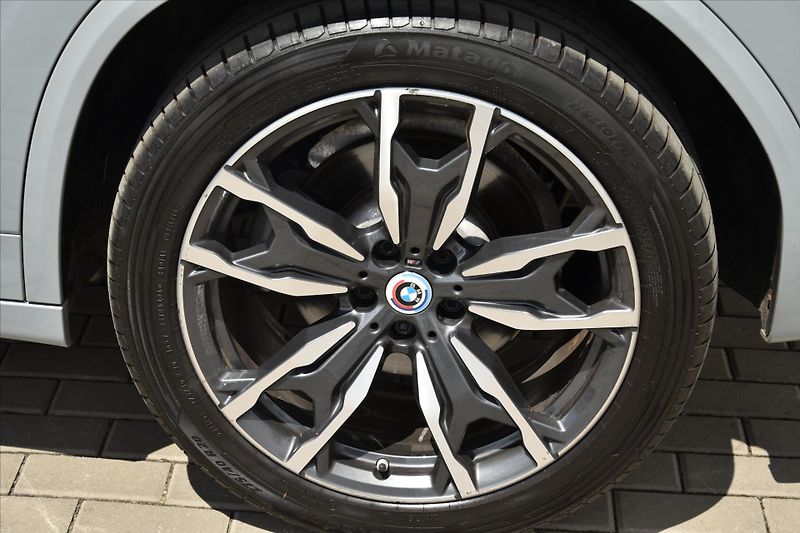 BMW X3 xDrive 20d 140kW M PAKET ČR - fotka 9 z 31