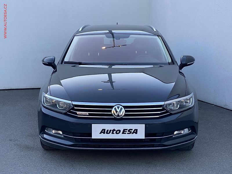 Volkswagen Passat (2015) 2.0 TDi 4x4, ČR, Highline - fotka 2 z 18