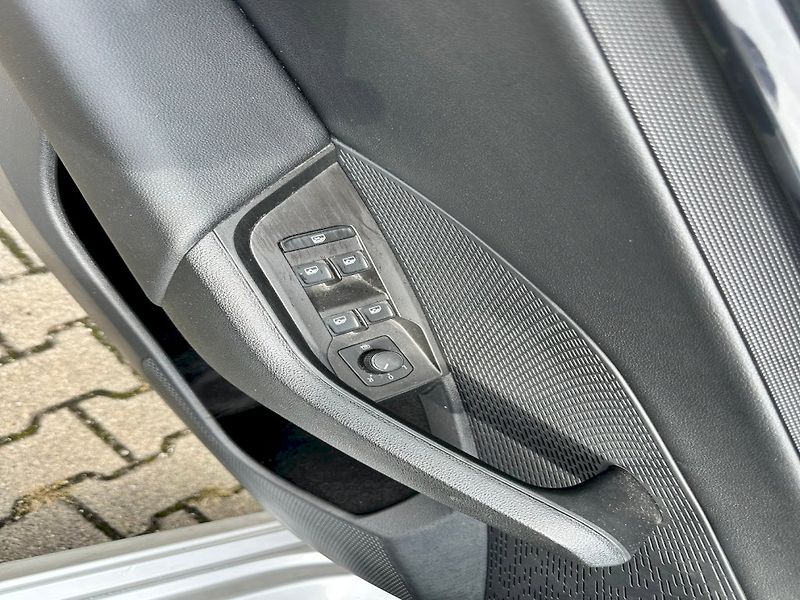 Škoda Octavia (2023) 2.0 TDI 85kW Ambition Combi - fotka 8 z 21