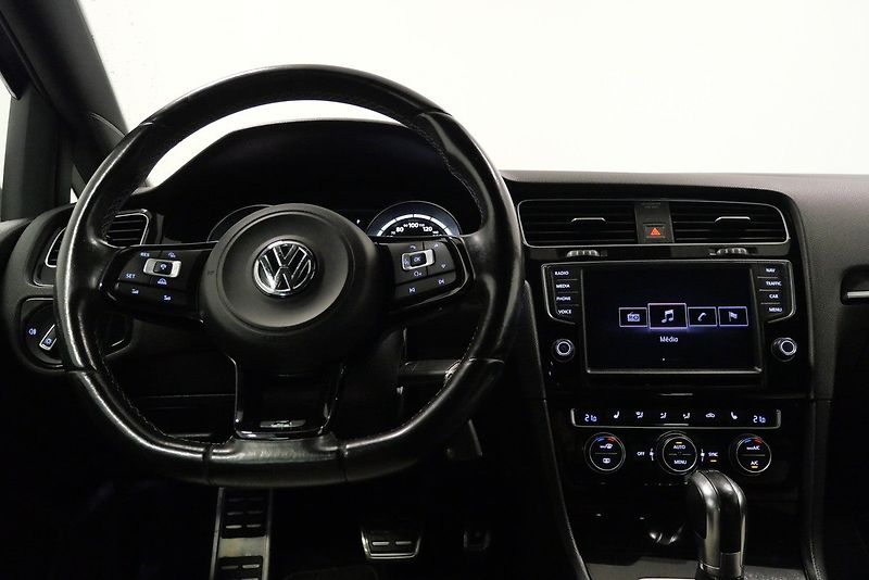 Volkswagen Golf - fotka 16 z 22
