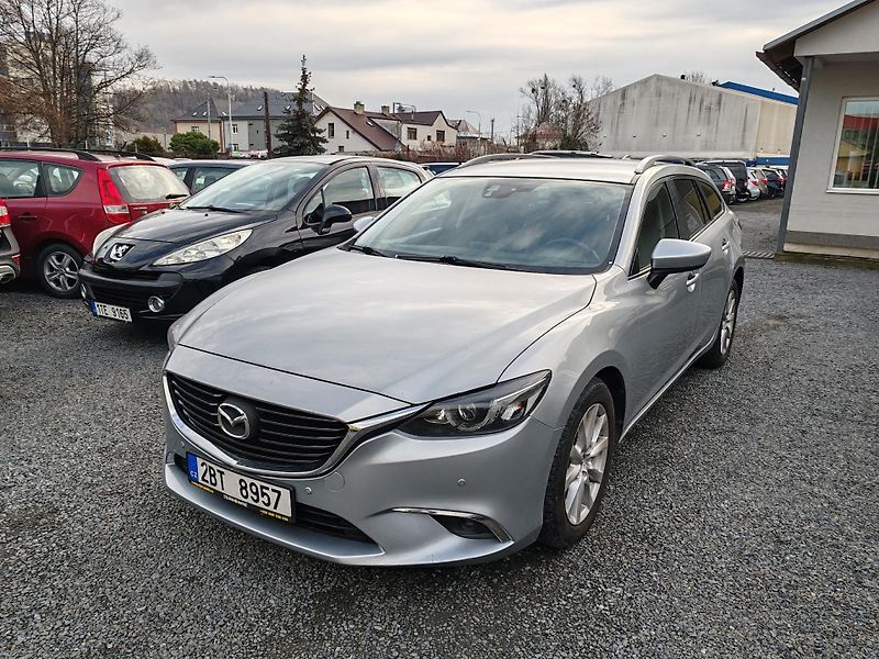 Mazda 6 2.2 kombi - fotka 2 z 20