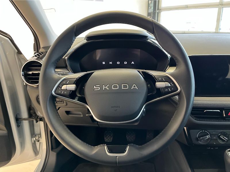 Škoda Fabia 1,0 TSi 70 kW SELECTION - fotka 13 z 25