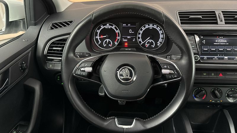 Škoda Fabia 1.0 TSI Ambition Combi - fotka 9 z 24