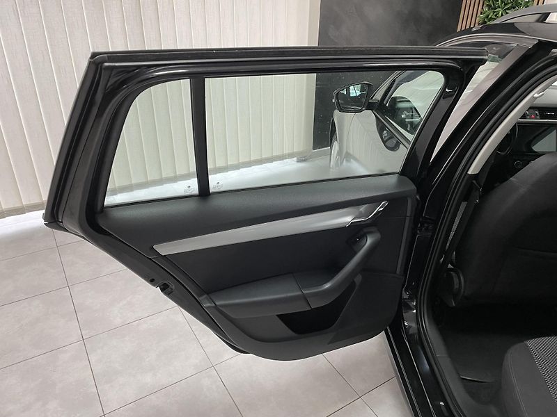 Škoda Octavia 2.0 TDi 110 kW DSG REZERVACE  - fotka 16 z 23