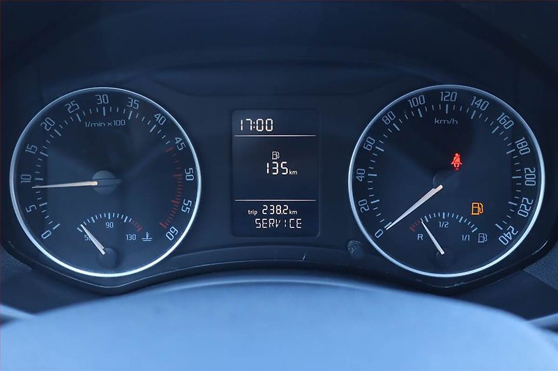 Škoda Octavia (2009) 1.9 TDI, Serv.kniha, nová STK - fotka 11 z 19