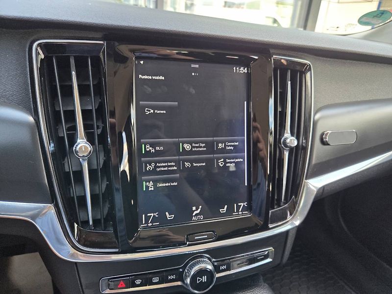 Volvo V90 (2018) D4 2.0 140kW - fotka 28 z 43