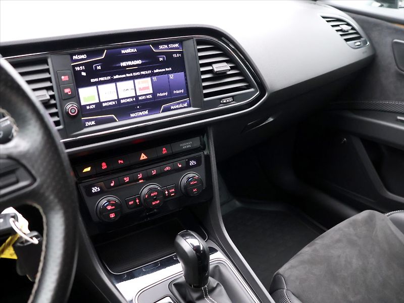Seat Leon 2,0 TSI Cupra 221kW 4Drive DSG - fotka 20 z 31