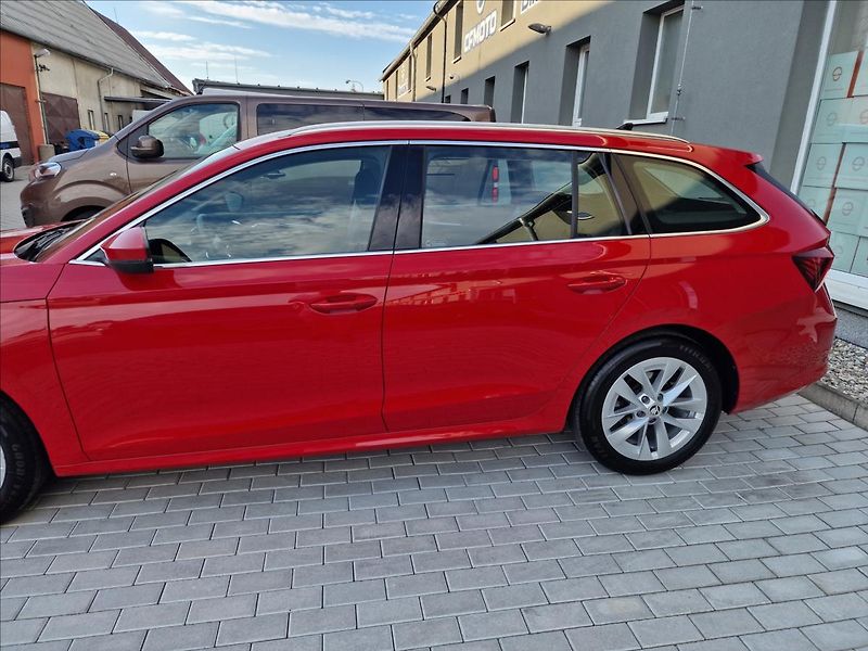 Škoda Octavia 2.0TDI Style Combi,ČR,1.Maj. - fotka 44 z 49