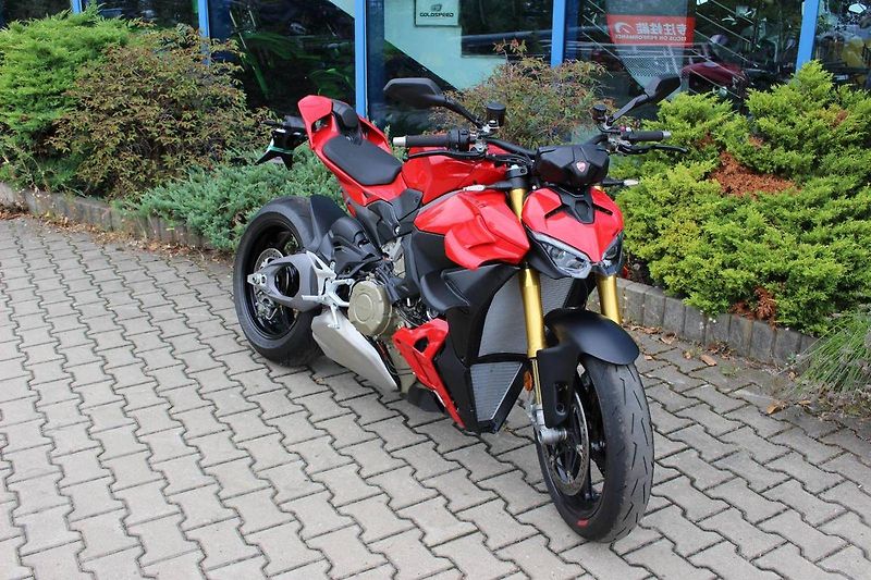 Ducati Streetfighter V4 S (2025) 2025 200KM AKCE ZIMA - fotka 1 z 12