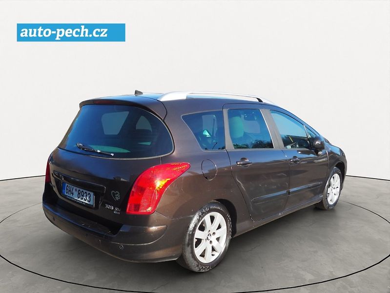 Peugeot 308 (2012) 2.0 HDi Panorama Automat - fotka 4 z 30