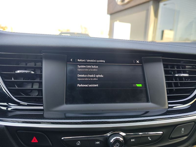 Opel Insignia 2.0 CDTi/128kW Elegance AT - fotka 17 z 31