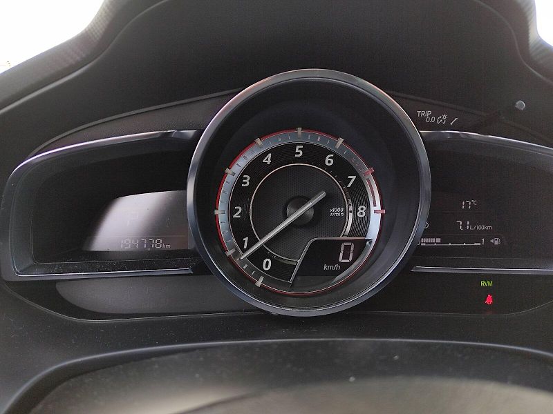 Mazda 3 (2016) 2.0 Skyactiv-G / 88 kW  Automa - fotka 7 z 37