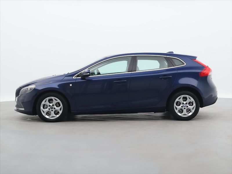 Volvo V40 1,6 D2 115 Summum - fotka 4 z 30