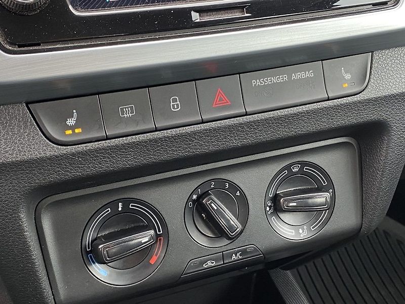 Škoda Fabia 1.0MPi, ČR, manual, 2x kola - fotka 13 z 16