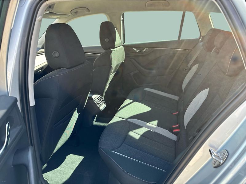 Škoda Scala 1,0 TSI Selection - fotka 12 z 22