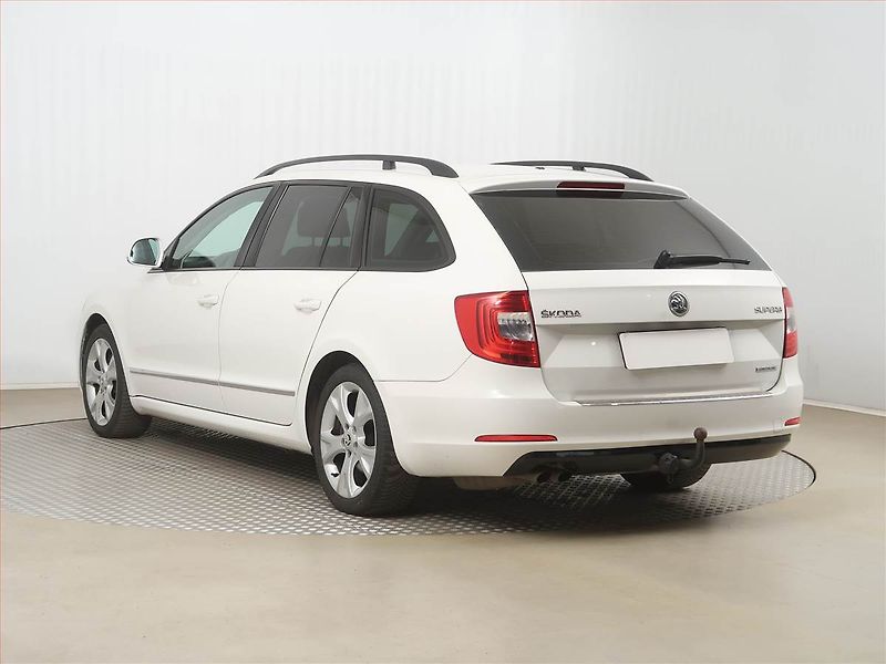 Škoda Superb (2014) 1.6 TDI, Tempomat - fotka 4 z 14