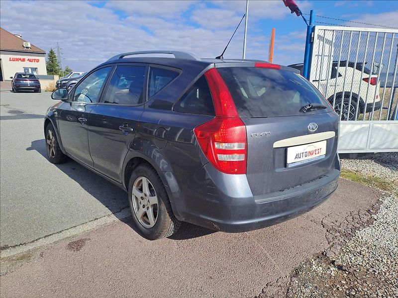 Kia Ceed 1,6 CRDi - fotka 4 z 11