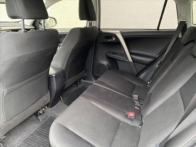 Toyota RAV4 2,0 VVT-i 4X4 - fotka 6 z 25