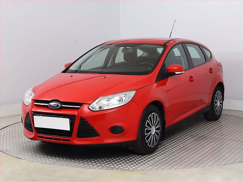 Ford Focus (2012) 1.6 i, Park. senzory - fotka 2 z 12