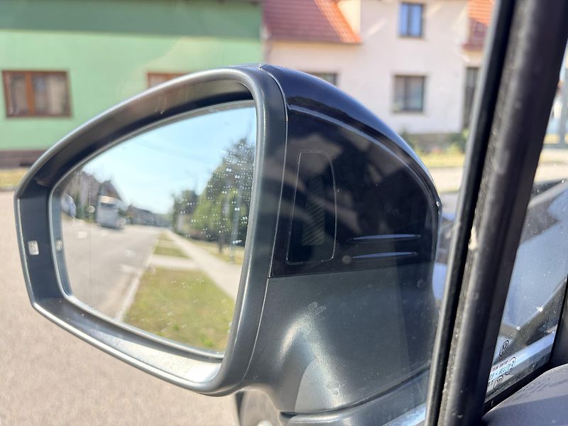 Volkswagen Tiguan 1.5TSI DSG MATRIX VIRTUAL - fotka 16 z 58