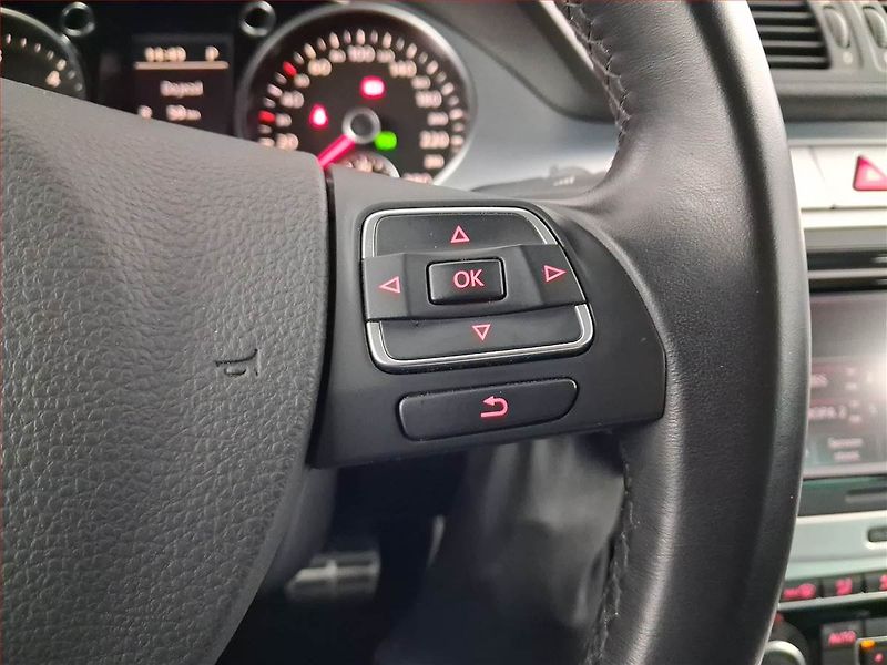 Volkswagen Passat CC (2009) Sportline 2.0 TDI, Automat - fotka 16 z 19