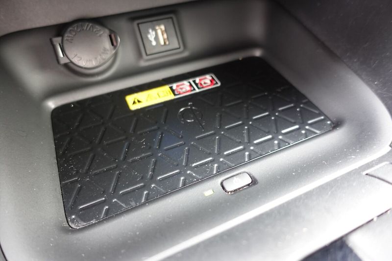 Toyota RAV4 2,5 HEV Executive FWD - fotka 24 z 36
