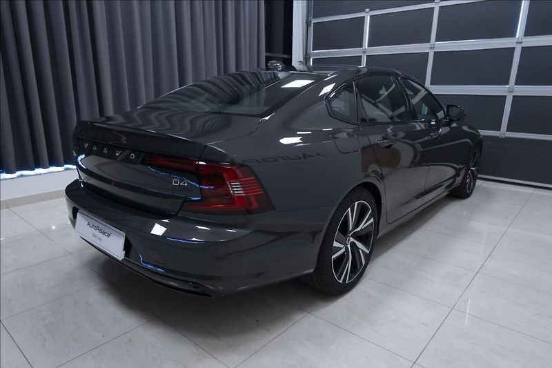 Volvo S90 2,0 D4 NAVI KAMERA 4x VÝHŘEV - fotka 4 z 42