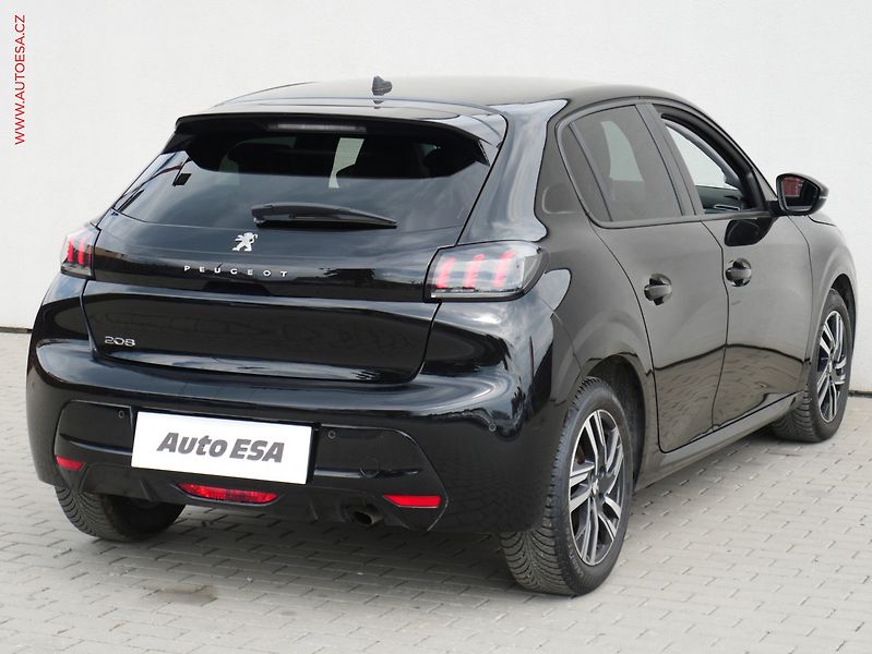Peugeot 208 (2021) 1.2PT, Allure, LED, navi - fotka 4 z 20