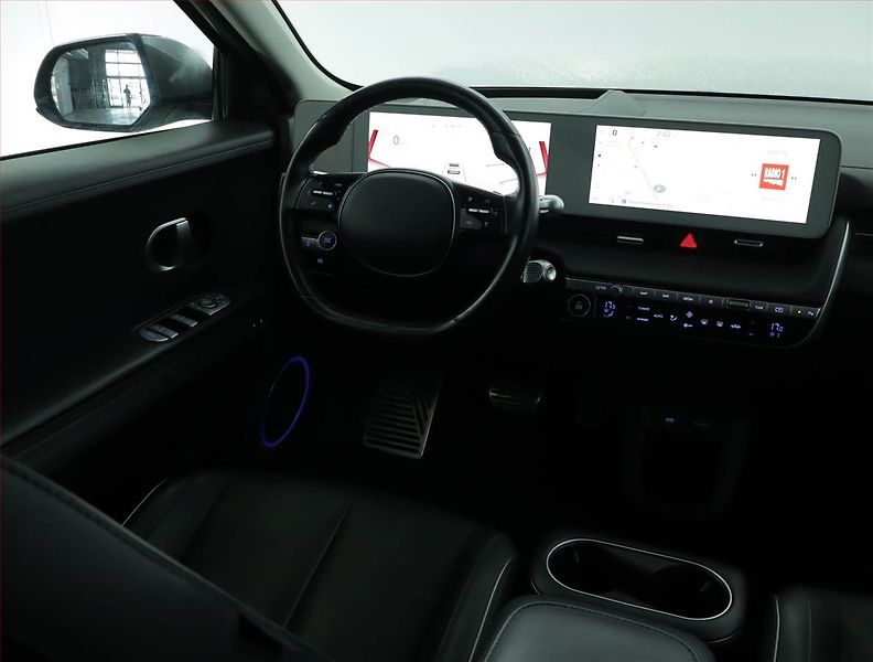 Hyundai Ioniq 5 (2022) Power 4x4, SoH 94% - fotka 7 z 21