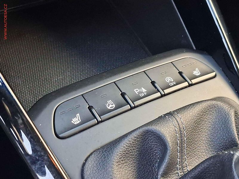 Kia Stonic (2019) 1.6 CRDi, Exclusive, TZ - fotka 15 z 20
