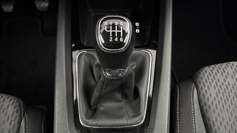 Škoda Octavia 2.0 TDI Style - fotka 22 z 25
