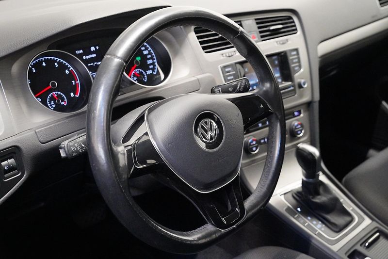 Volkswagen Golf - fotka 14 z 24