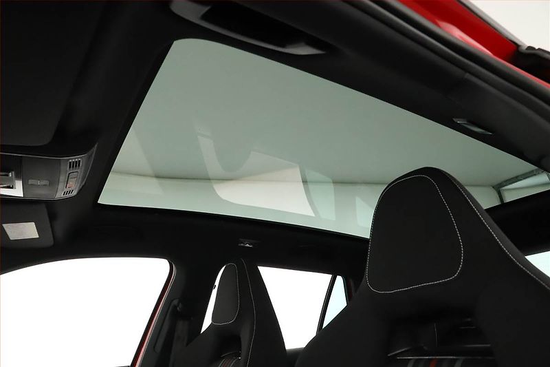 Škoda Kamiq (2026) 1.0 TSI, MONTE CARLO, KAMERA - fotka 11 z 17