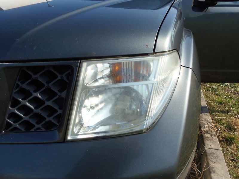Nissan Pathfinder (2006) 2.5 DCi 4x4 manuál redukce  - fotka 22 z 23