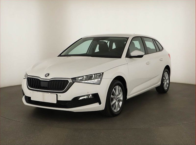 Škoda Scala (2020) 1.6 TDI, Navi, Tempomat - fotka 2 z 15