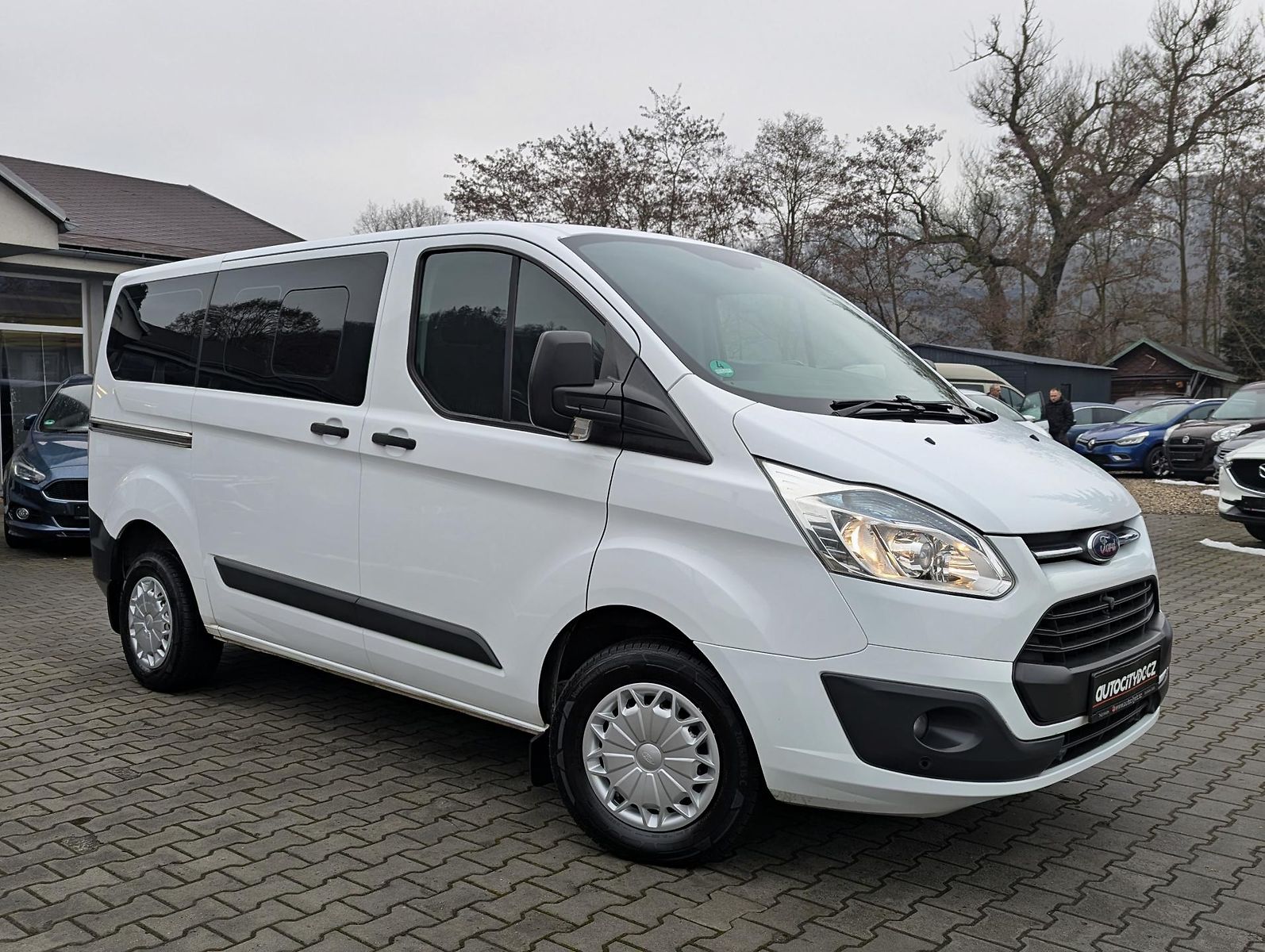 Ford Transit Custom 2.2 TDCi 8 MÍST, VELKÝ SERVIS 