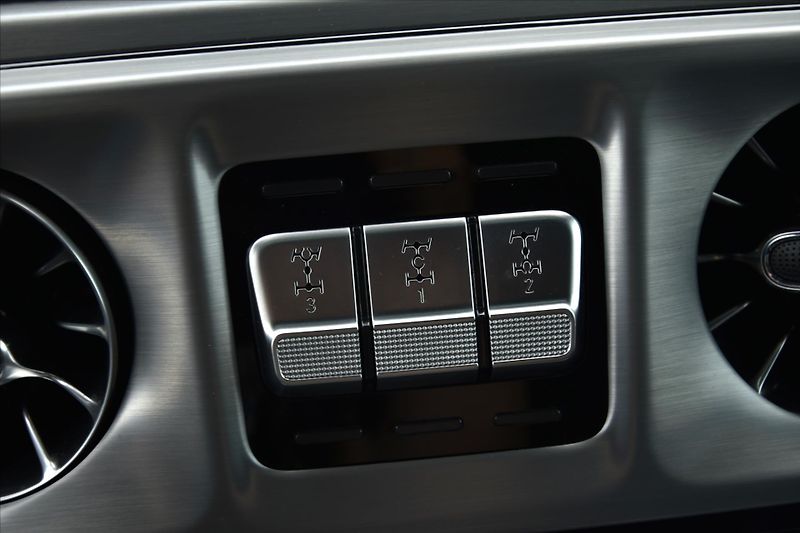 Mercedes-Benz Třídy G 63 AMG MANUFAKTUR ZÁRUKA ČR - fotka 22 z 32