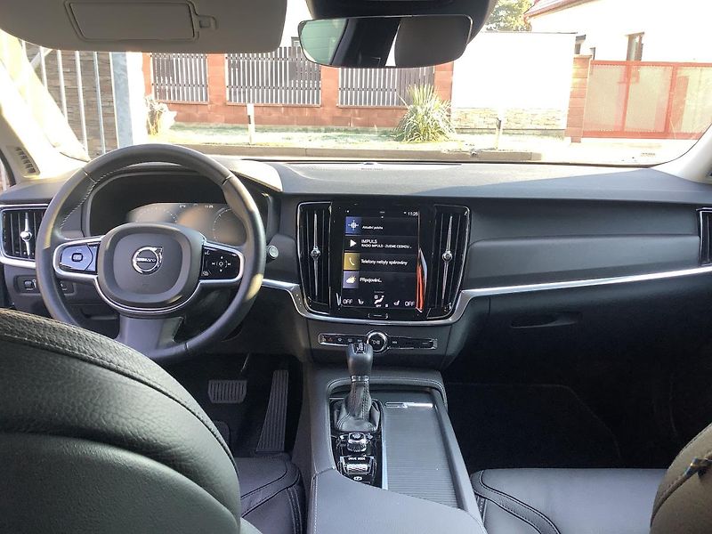 Volvo V90 (2018) CrossCountry 4x4  - fotka 9 z 40